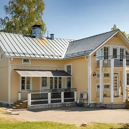 Big In Sea Lapland Villa